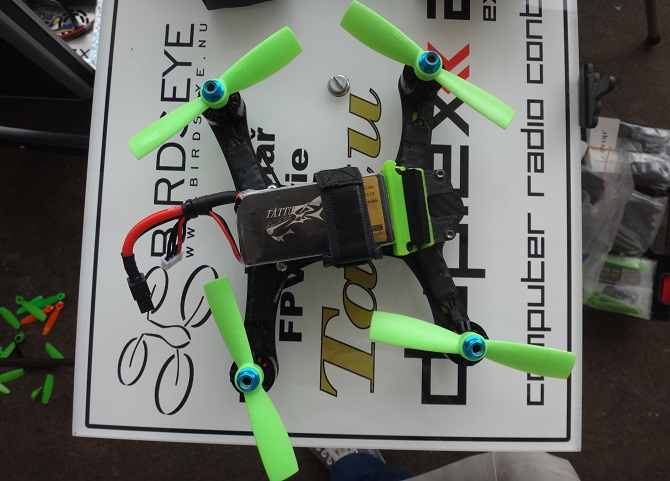 menší hobby dron