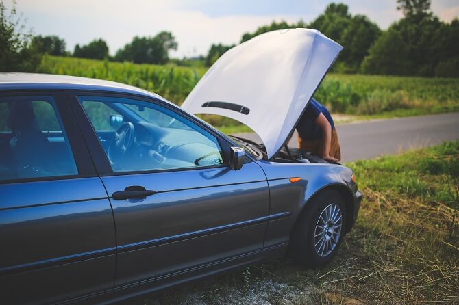 porucha auta se spalovacím motorem