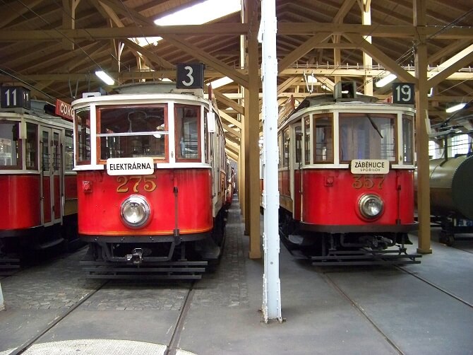 elektrické tramvaje z výroby Křižíka i Kolbena