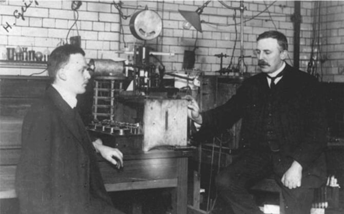 Hans Geiger a Ernest Rutherford