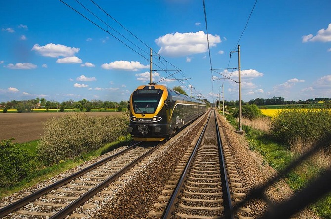 Stávající černo-zlaté vlaky LEO Express.