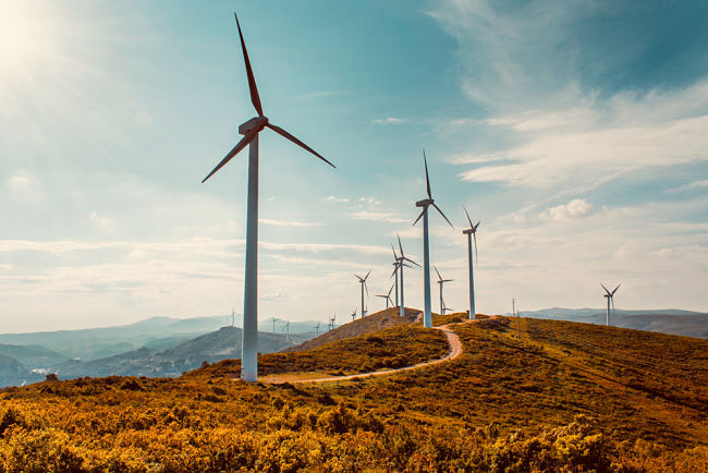 Větrné elektrárny jsou jednou z možností získávání zelené energie.