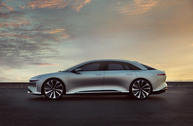 Sedan Lucid Air skutečně není nepodobný Modelu S od Tesly.