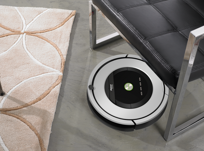 iRobot Roomba 886 - jeden z nejkvalitnějších, ale také nejdražších robotických vysavačů na trhu.