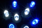 Test LED žárovek: Které výrobky určené pro domácnosti zářily, nebo zklamaly?