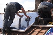 29 % Čechů přemýšlí o pořízení fotovoltaiky. U majitelů rodinných domů je to přes 50 %