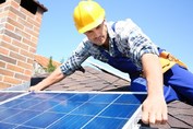 Nová zelená úsporám: 7 otázek a odpovědí k dotacím na fotovoltaiku pro rodinný dům