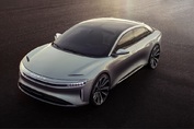 Hrozba pro Teslu? Automobilka Lucid Motors představila elektromobil Air