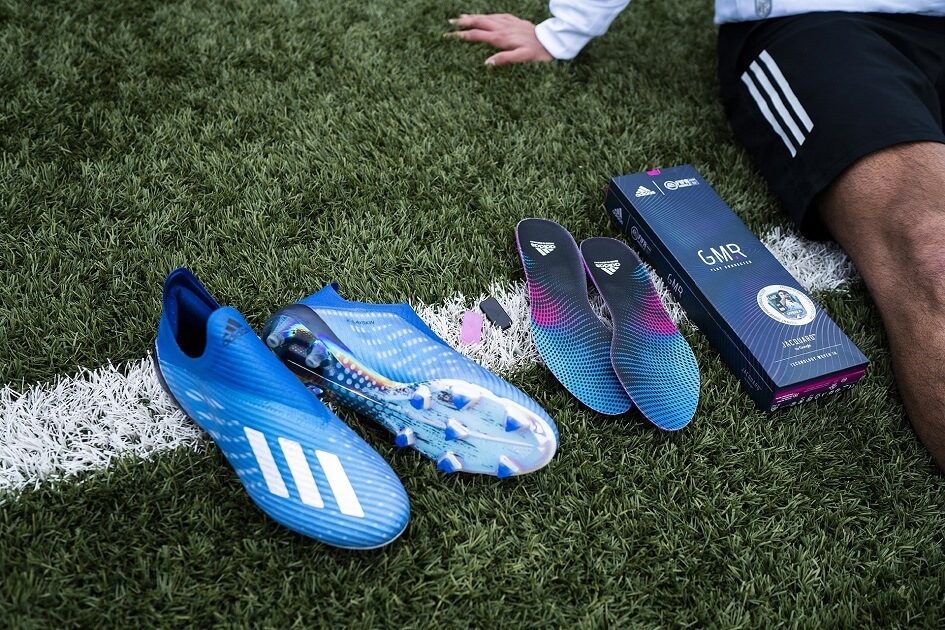 Chytré kopačky od Adidas propojují reálný výkon na hřišti s odměnami v online hře FIFA