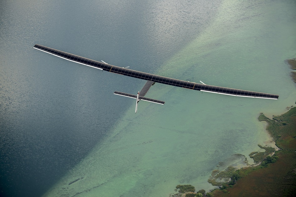 Solar Impulse 2 se pokouší o přelet nad Pacifikem. Už překonal bod návratu