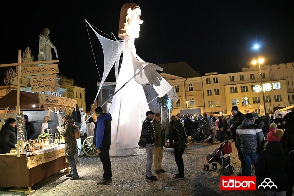Elektřina vánočního stromu v Táboře stojí za den stejně jako pro kávovar za rok