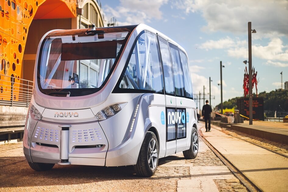 Auta startupu Navya: Šance Evropy na vlastní autonomní dopravu, nebo zatím jen velký sen?
