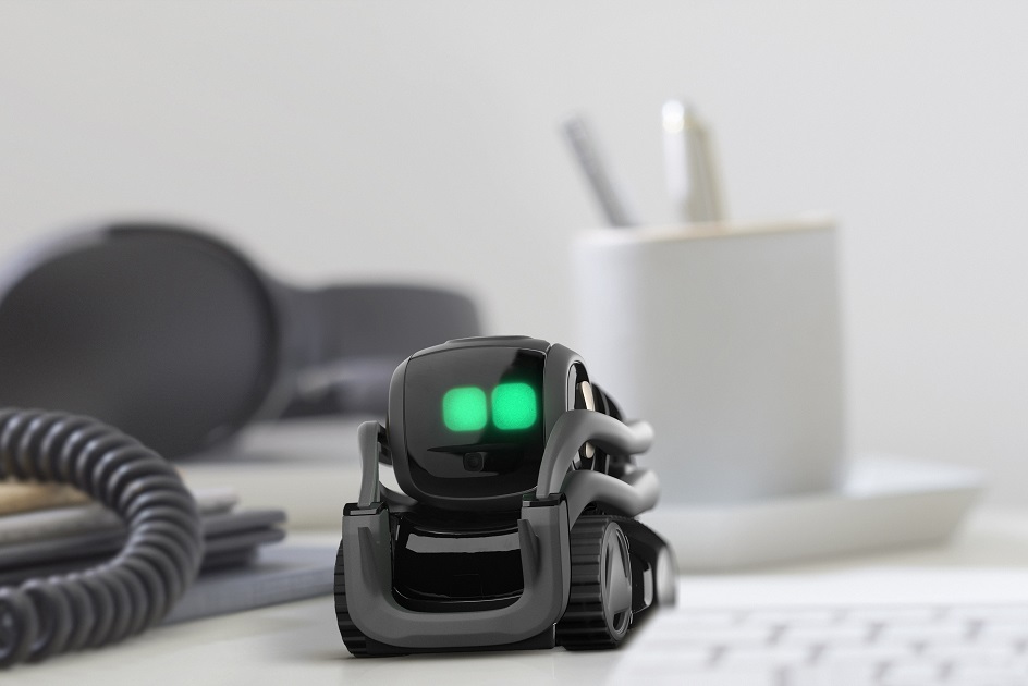 Omotá si vás roztomilý robot Vector kolem prstu? Na Kickstarteru šel na dračku