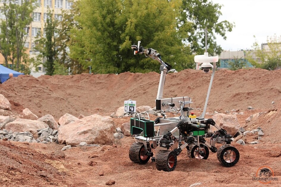 Ostravští studenti vybojovali bronz v soutěži robotických vozítek pro pohyb na Marsu
