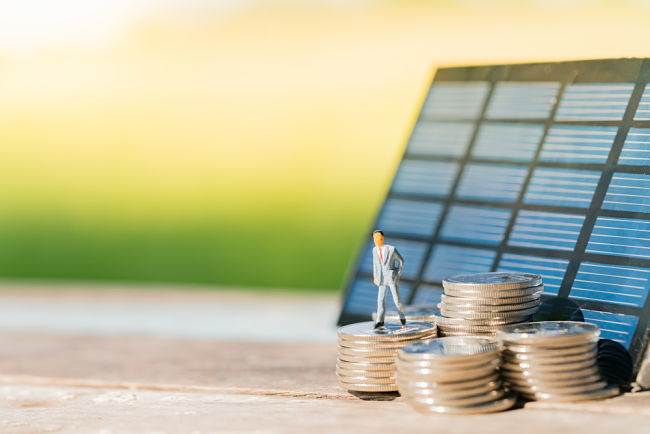 Dotace na nové solární panely. Černá díra pro veřejné rozpočty?