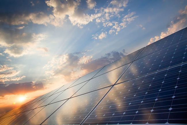 Vývoj účinnosti fotovoltaických článků na pomezí dvou století