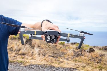 Blogeři Loudavým krokem chtějí rychle navštívit Asii, dokud tam moc neomezí létání s drony