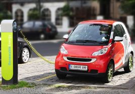 Elektromobil - odkud přijel a kam směřuje