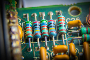 Ohmův zákon a elektrický odpor: Co je důležité vědět?
